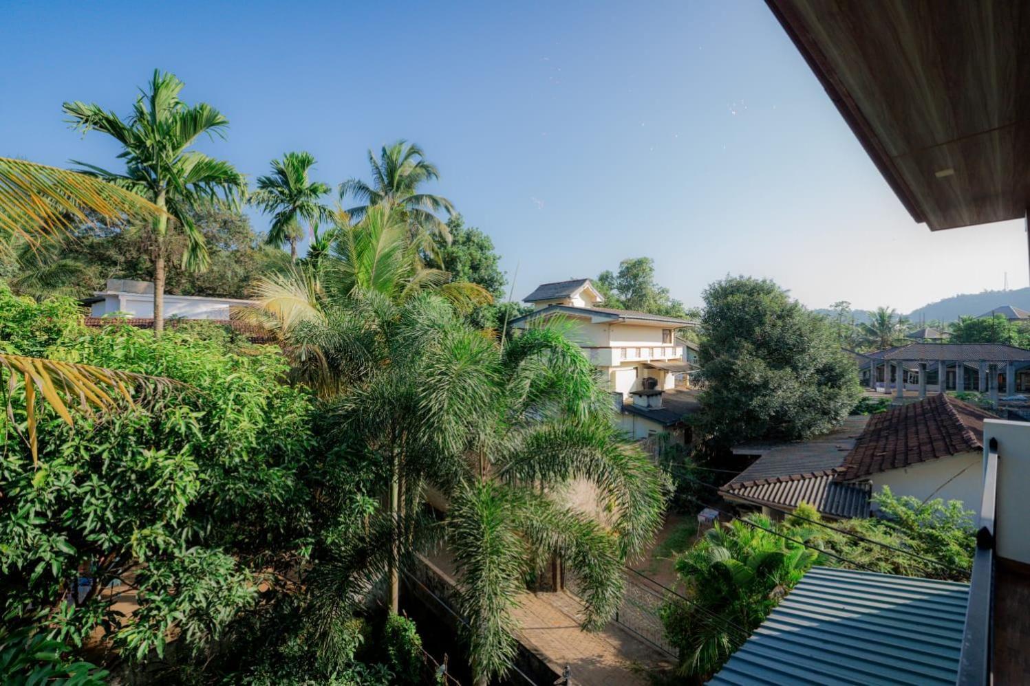 Suwani Pinnawala Homestay Dış mekan fotoğraf