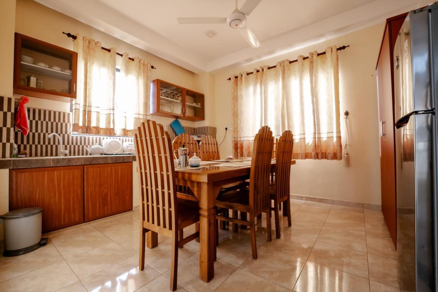 Suwani Pinnawala Homestay Dış mekan fotoğraf