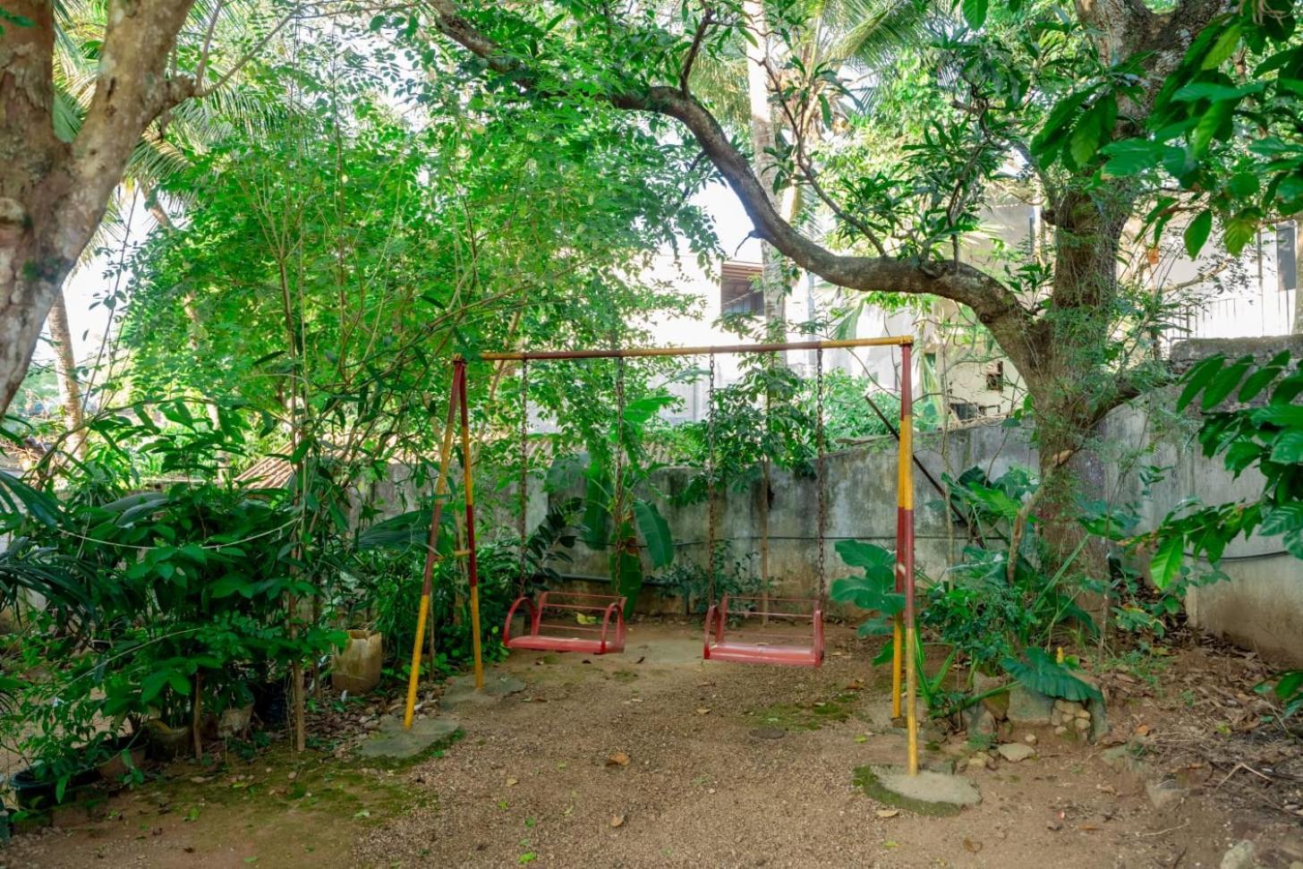 Suwani Pinnawala Homestay Dış mekan fotoğraf