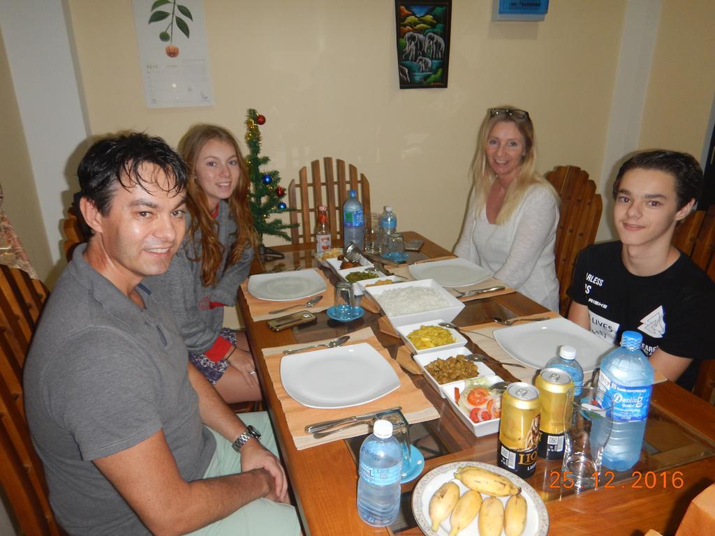 Suwani Pinnawala Homestay Dış mekan fotoğraf